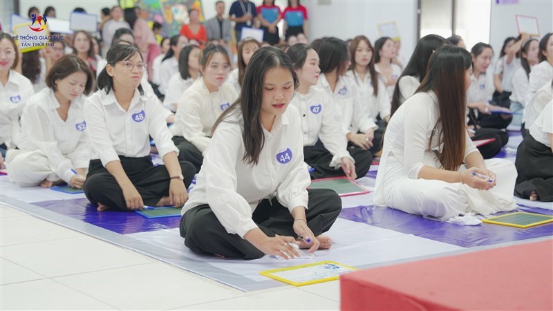 Chào mừng kỷ niệm Hệ thống Giáo dục Tân Thời Đại bước sang tuổi thứ 8