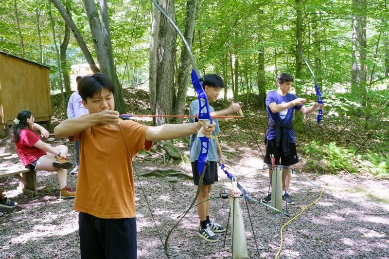 Chọn Trại Hè Quốc Tế 2026: Nên Cho Con Đi Mỹ Sôi Động Hay Phần Lan Bình Yên?